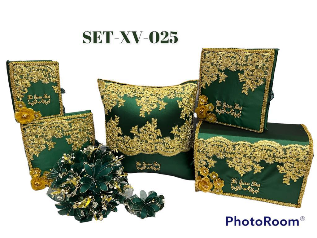 Quinceañera Set #025, 5 custom pieces in Spanish (Mis Quince Años) kneeling Pillow, Tiara Pillow, Photo Album, Guest Book, Spanish Bible