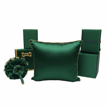 Cargar imagen en el visor de la galería, Quinceañera Set #25, 5 custom pieces in Spanish (Mis Quince Años) kneeling Pillow, Tiara Pillow, Photo Album, Guest Book, Spanish Bible